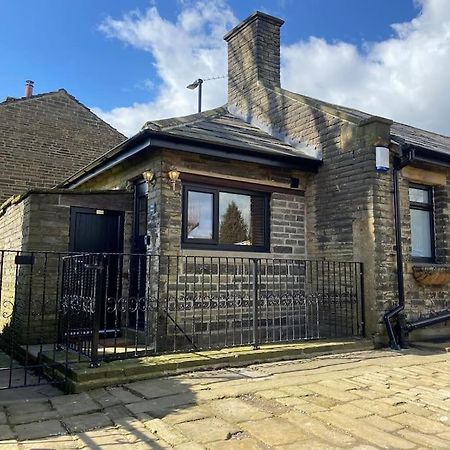 Unique Victorian Stable Conversion Halifax Exterior foto