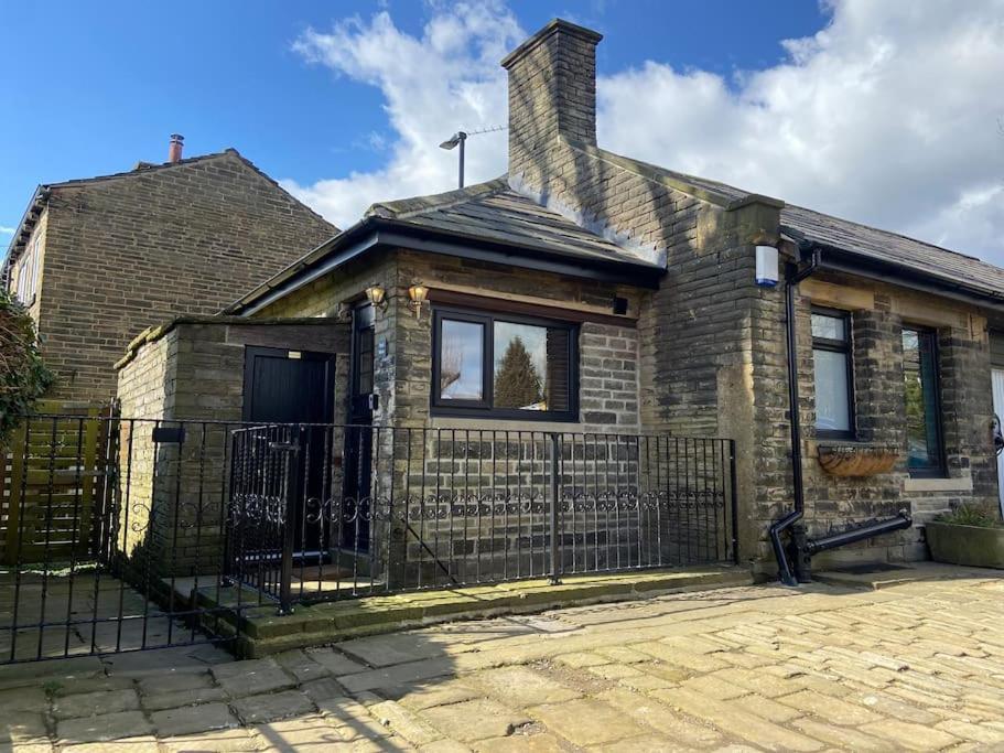 Unique Victorian Stable Conversion Halifax Exterior foto